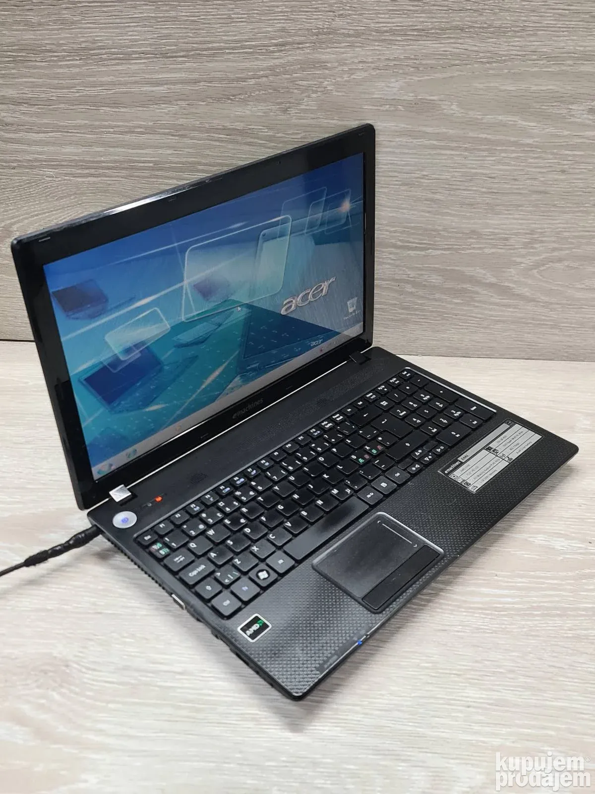 Acer E442    2.40Ghz/4GB ddr3/120GB ssd/ ATI 1GB