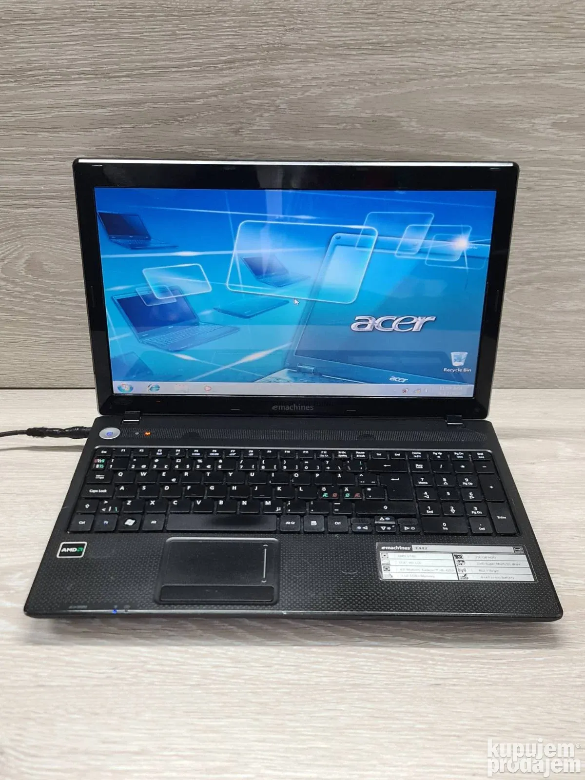 Acer E442    2.40Ghz/4GB ddr3/120GB ssd/ ATI 1GB