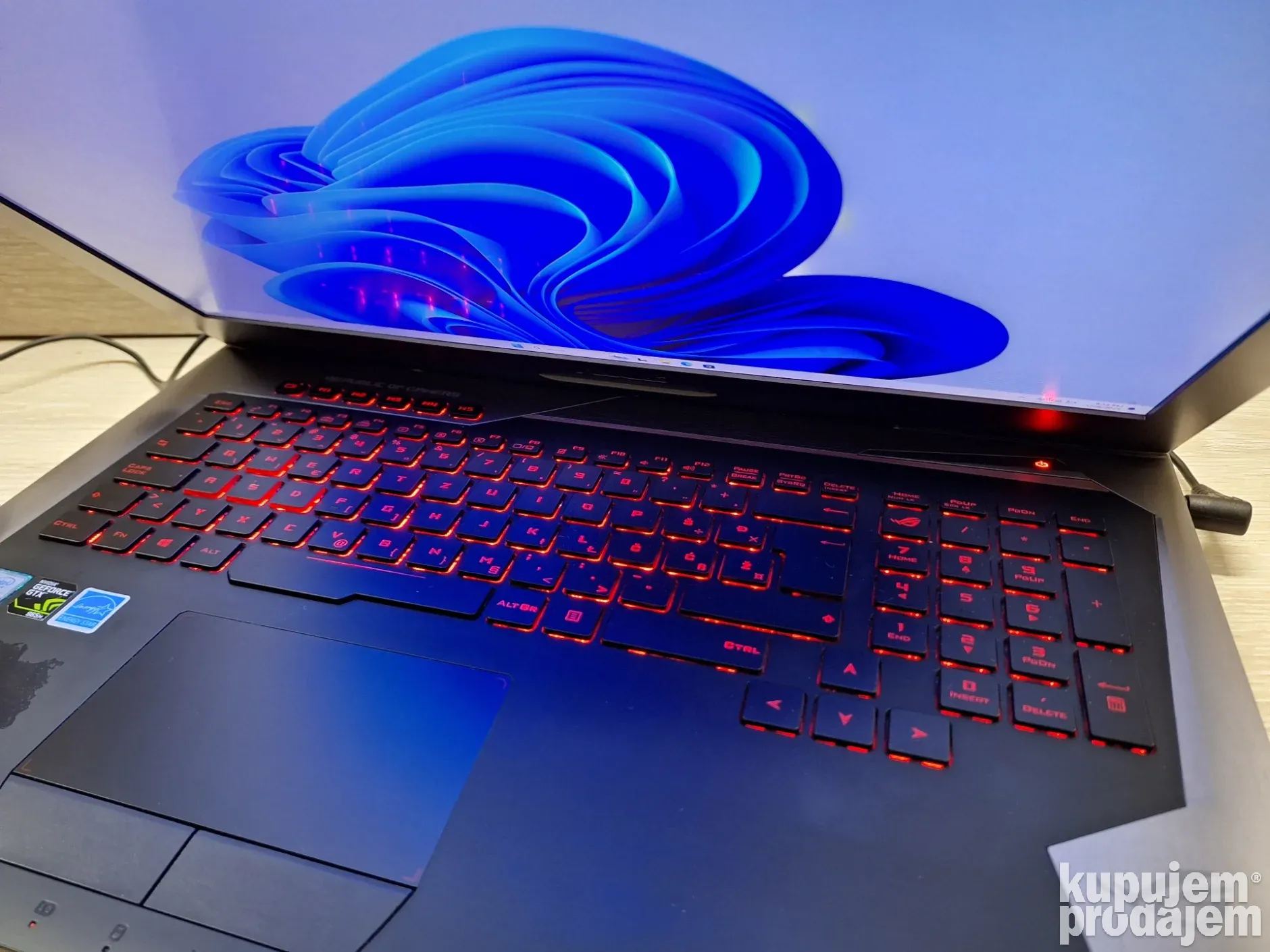 ASUS ROG G752 - i7HQ/32gb-ddr4/gtx965m/256gb ssd +1TB- 733