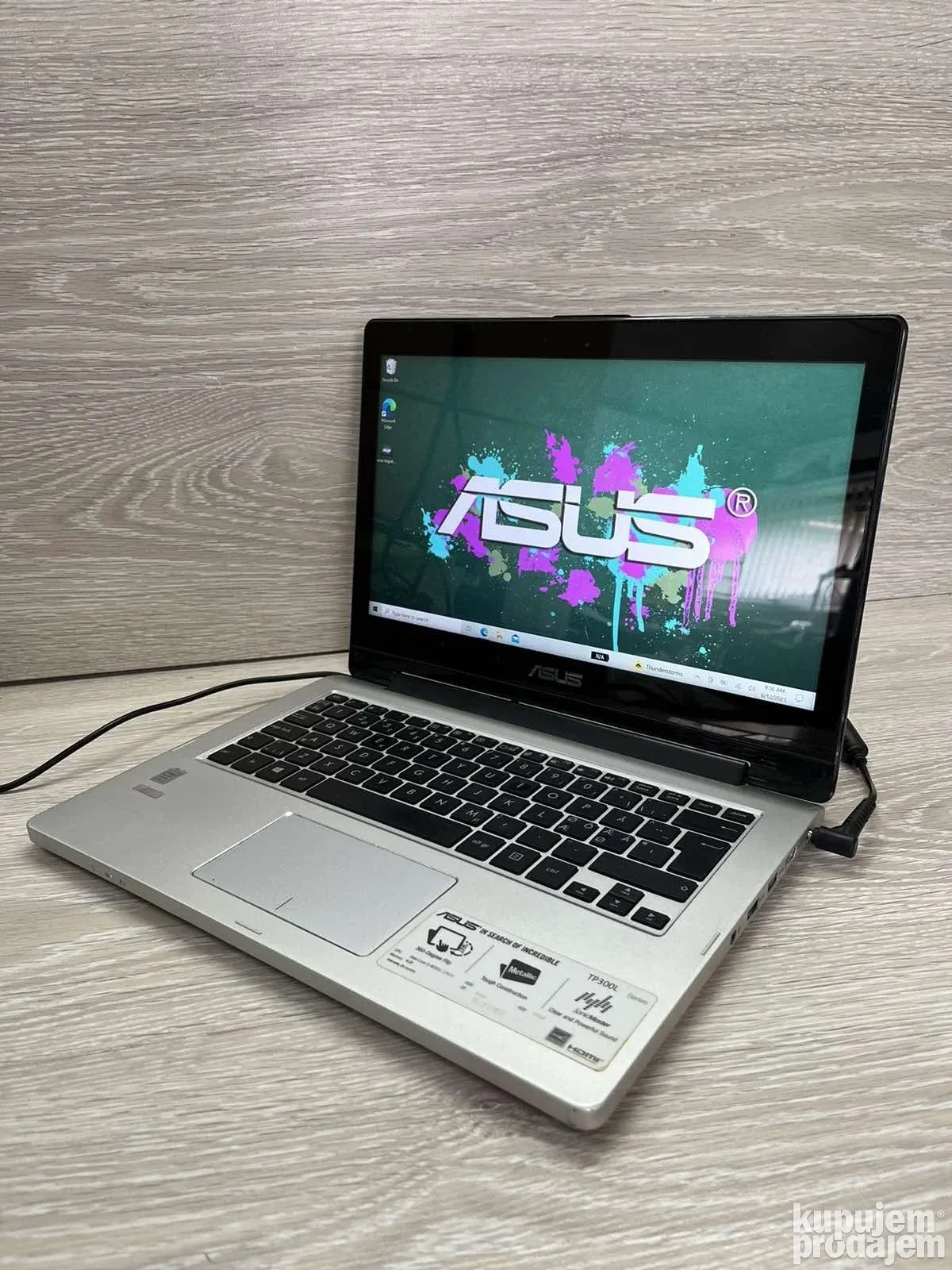 Asus TP300L i3/8gb/256gb SSD/ Touchscreen