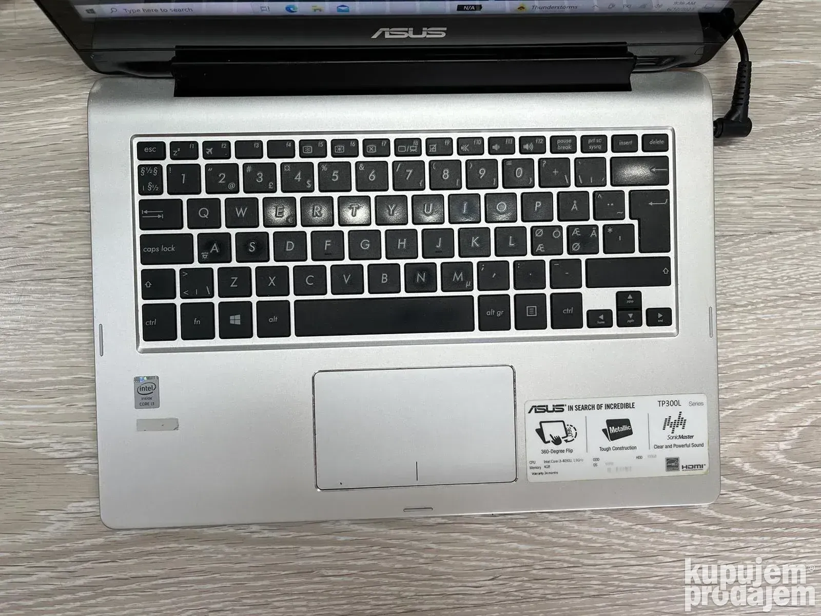 Asus TP300L i3/8gb/256gb SSD/ Touchscreen