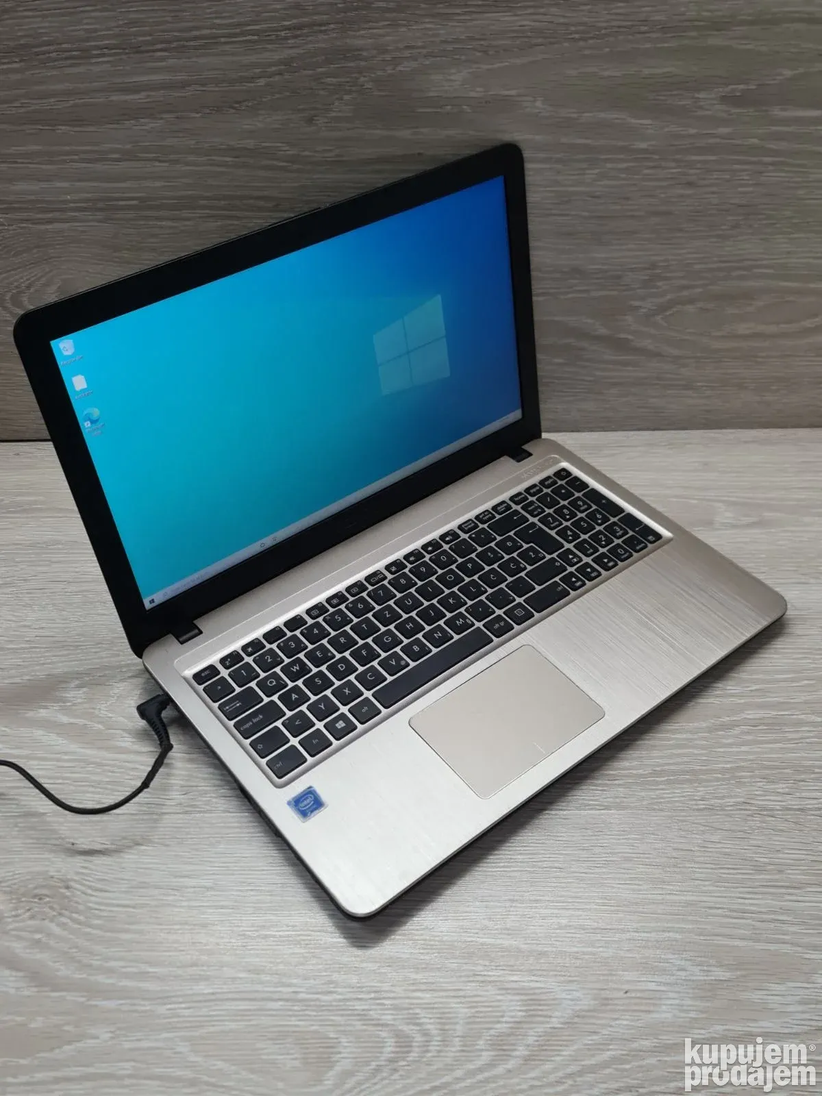 ASUS X540S N3060/4GB ddr3/240GB ssd