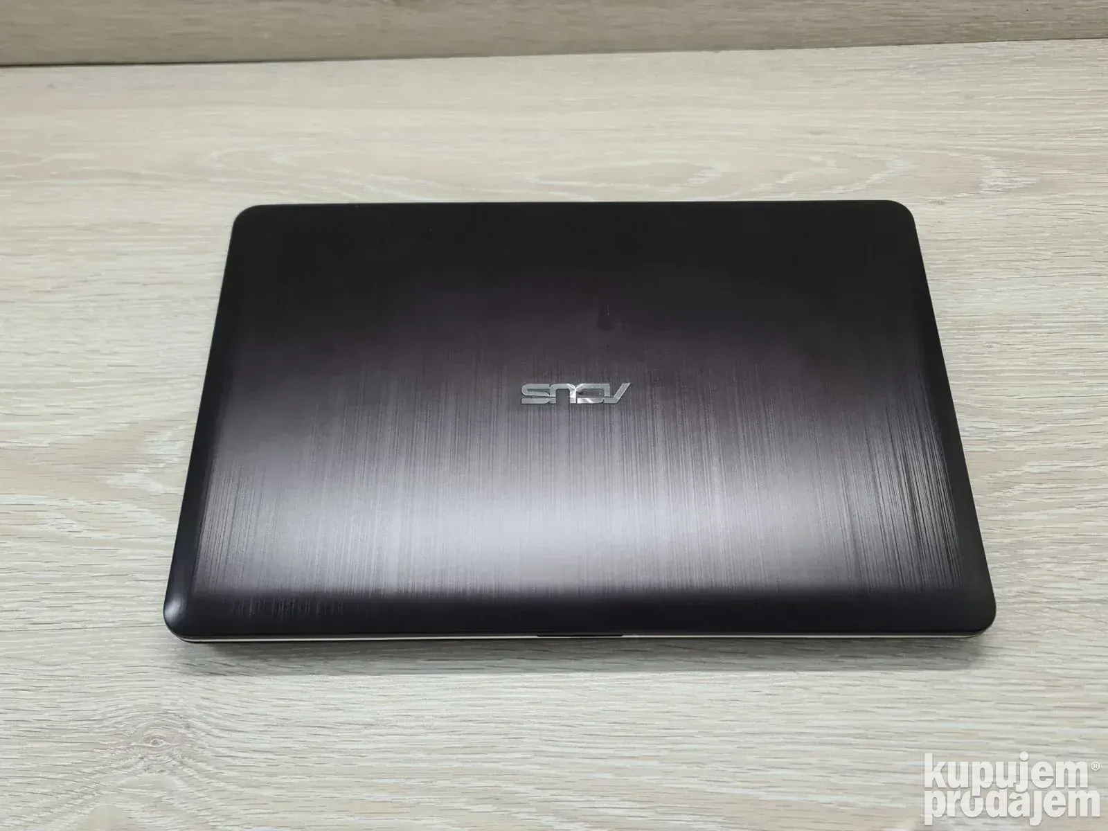 ASUS X540S N3060/4GB ddr3/240GB ssd