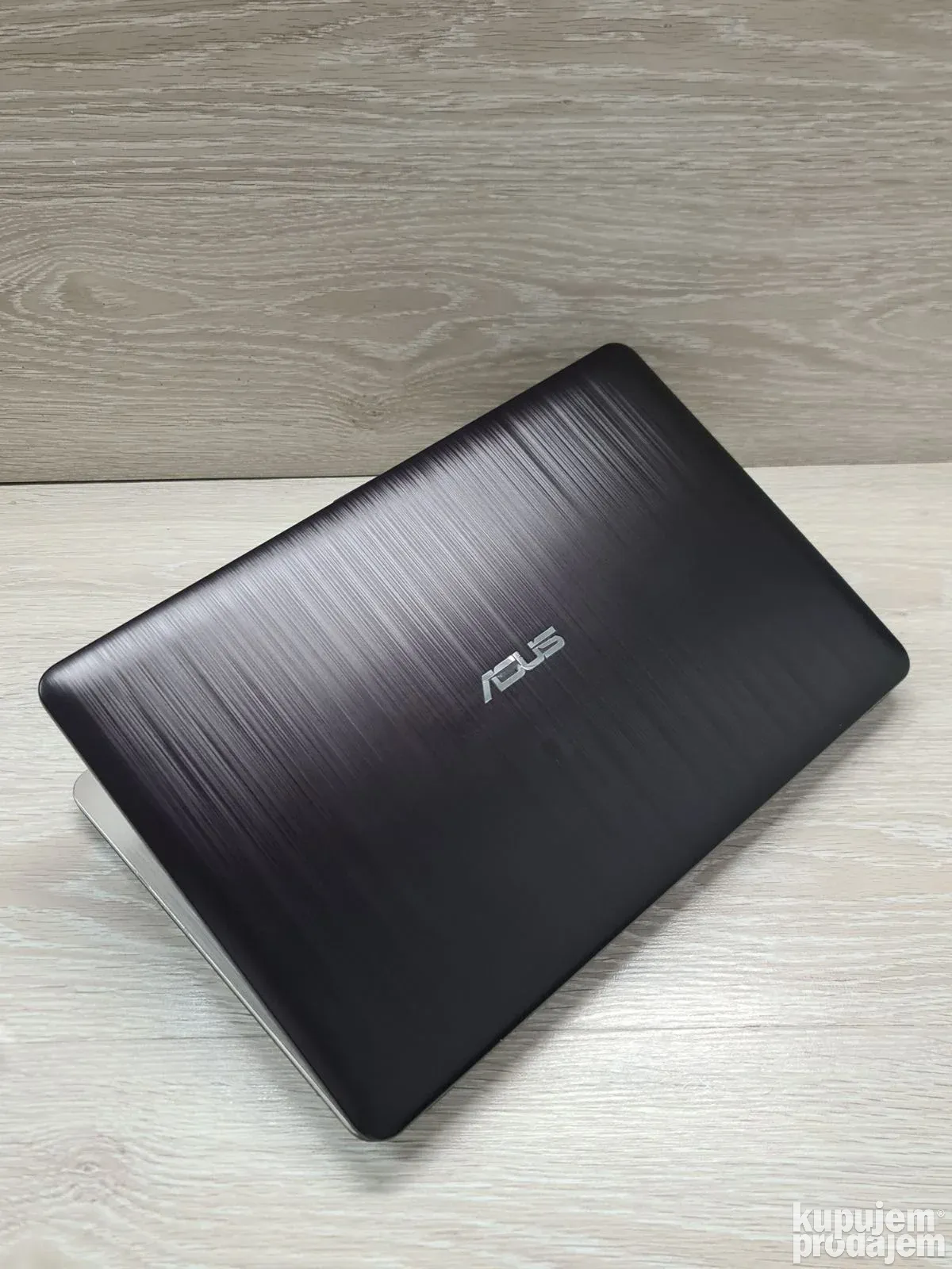 ASUS X540S N3060/4GB ddr3/240GB ssd