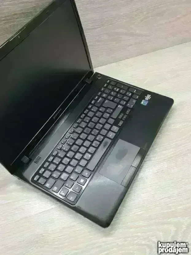 Samsung 355E AMD/4GB ddr3/240GB ssd/ATI 1GB .