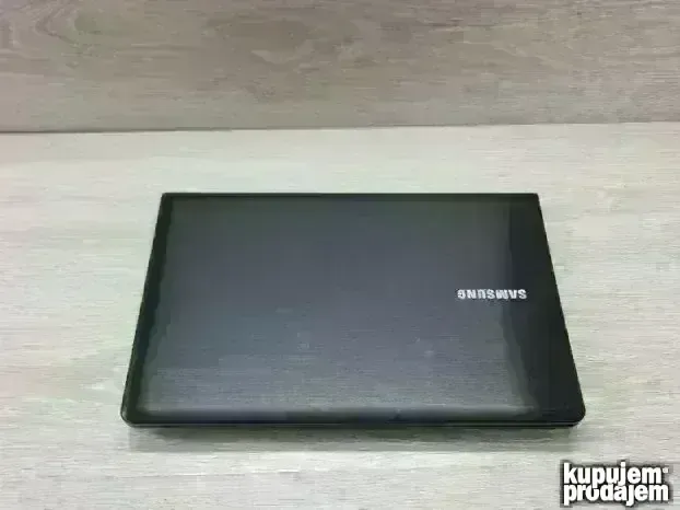 Samsung 355E AMD/4GB ddr3/240GB ssd/ATI 1GB .