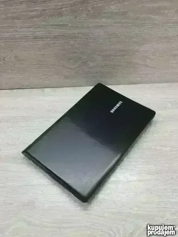 Samsung 355E AMD/4GB ddr3/240GB ssd/ATI 1GB .