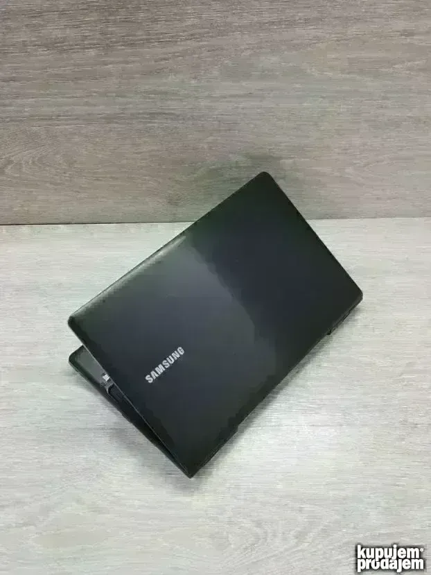 Samsung 355E AMD/4GB ddr3/240GB ssd/ATI 1GB .