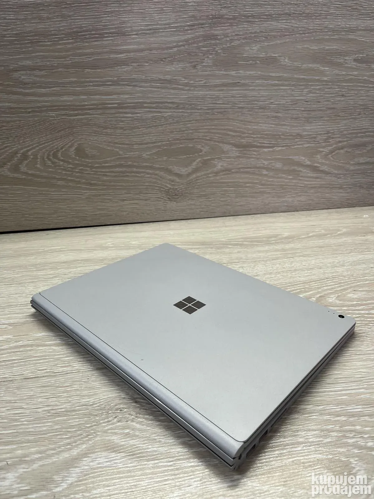 Surface book 1703 i7/8gb/256 SSD 3000x2000 IPS