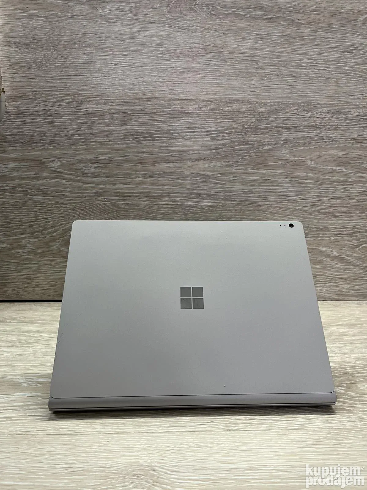 Surface book 1703 i7/8gb/256 SSD 3000x2000 IPS