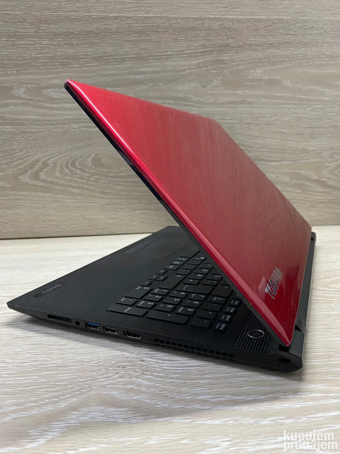 Toshiba C55D A6 Quad-core/8gb/240gb SSD 398
