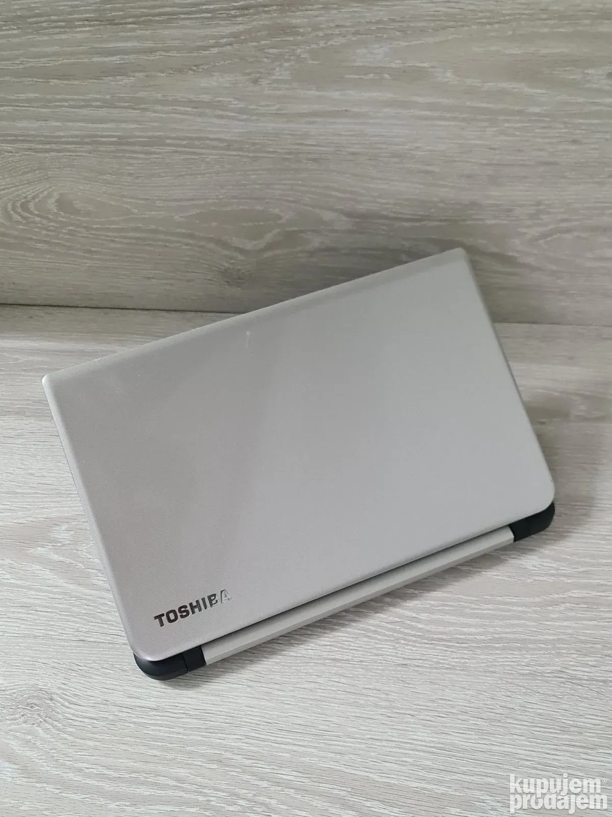 Toshiba L50-B i5 5gn./8GB ddr3/240GB ssd/ATI 1GB 134
